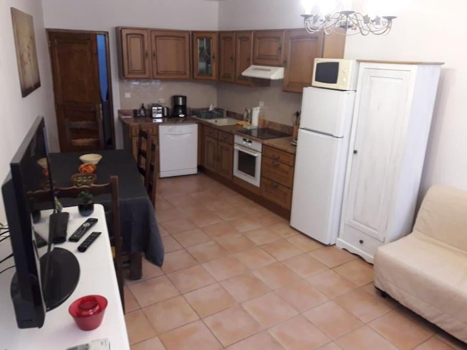 Apt En Luberon Appartement 3 Chambres Et Garage Privee Luaran gambar